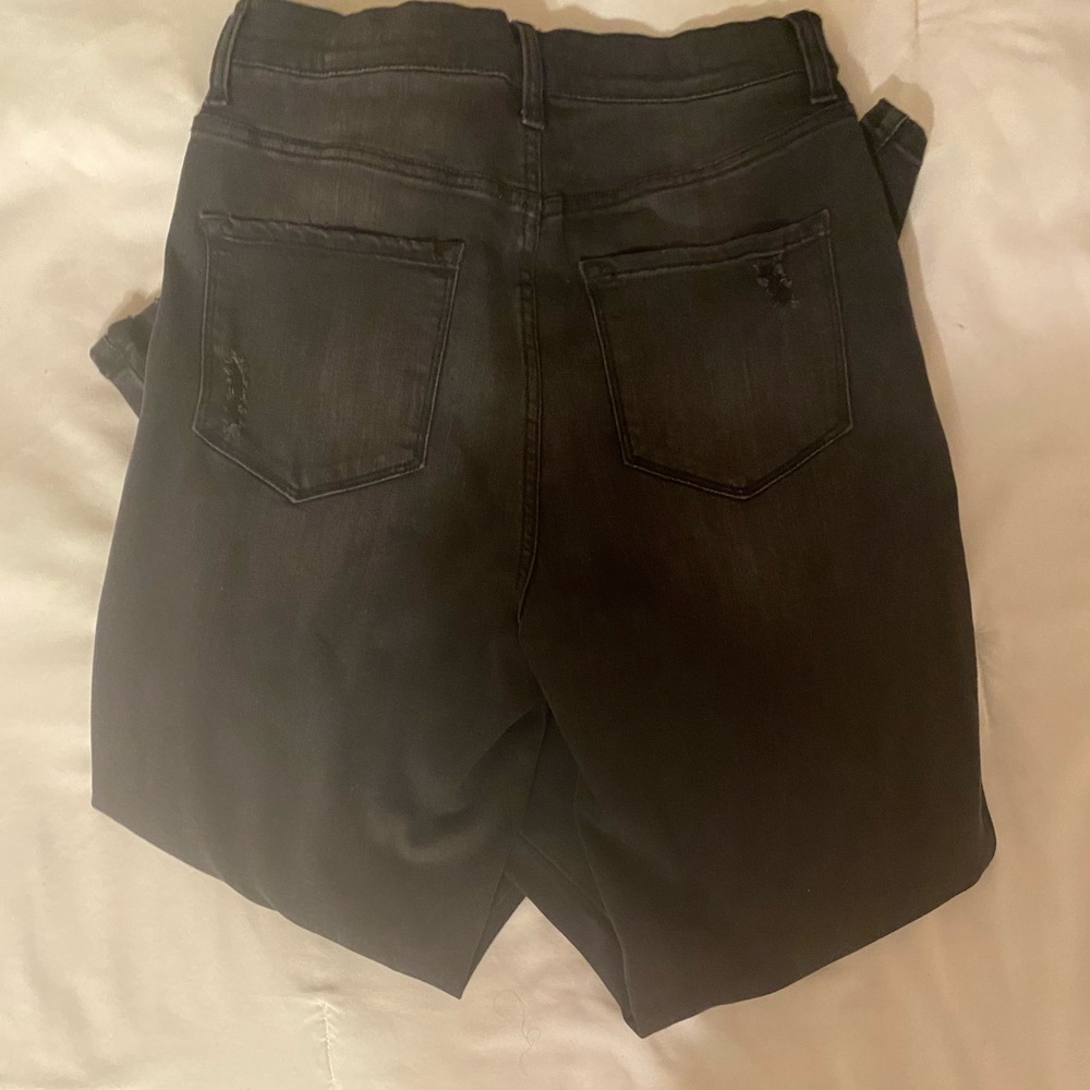 Distressed jeans - Picture 5 of 8